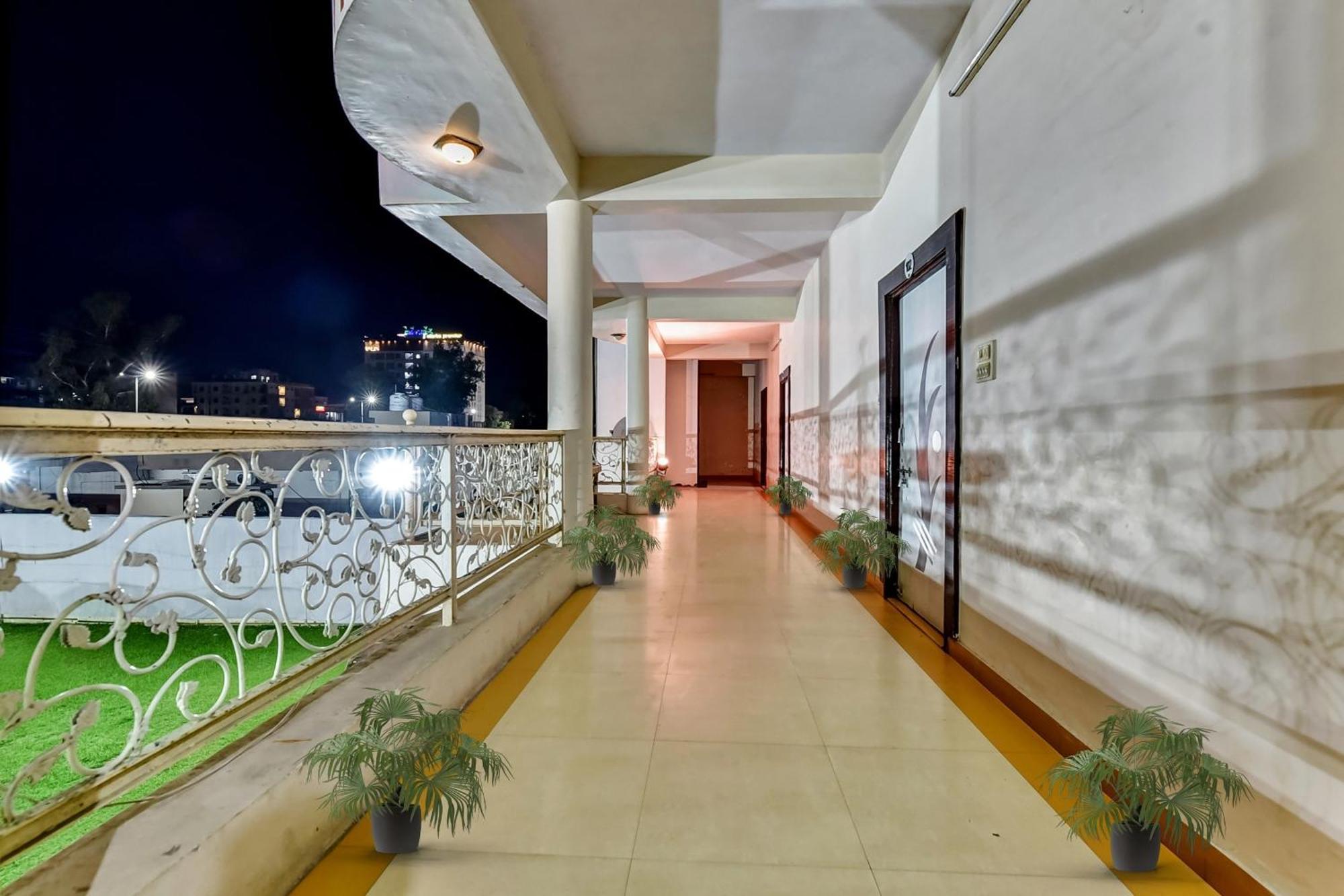Hotel O Utsav Vatika Hotel Kota  Buitenkant foto
